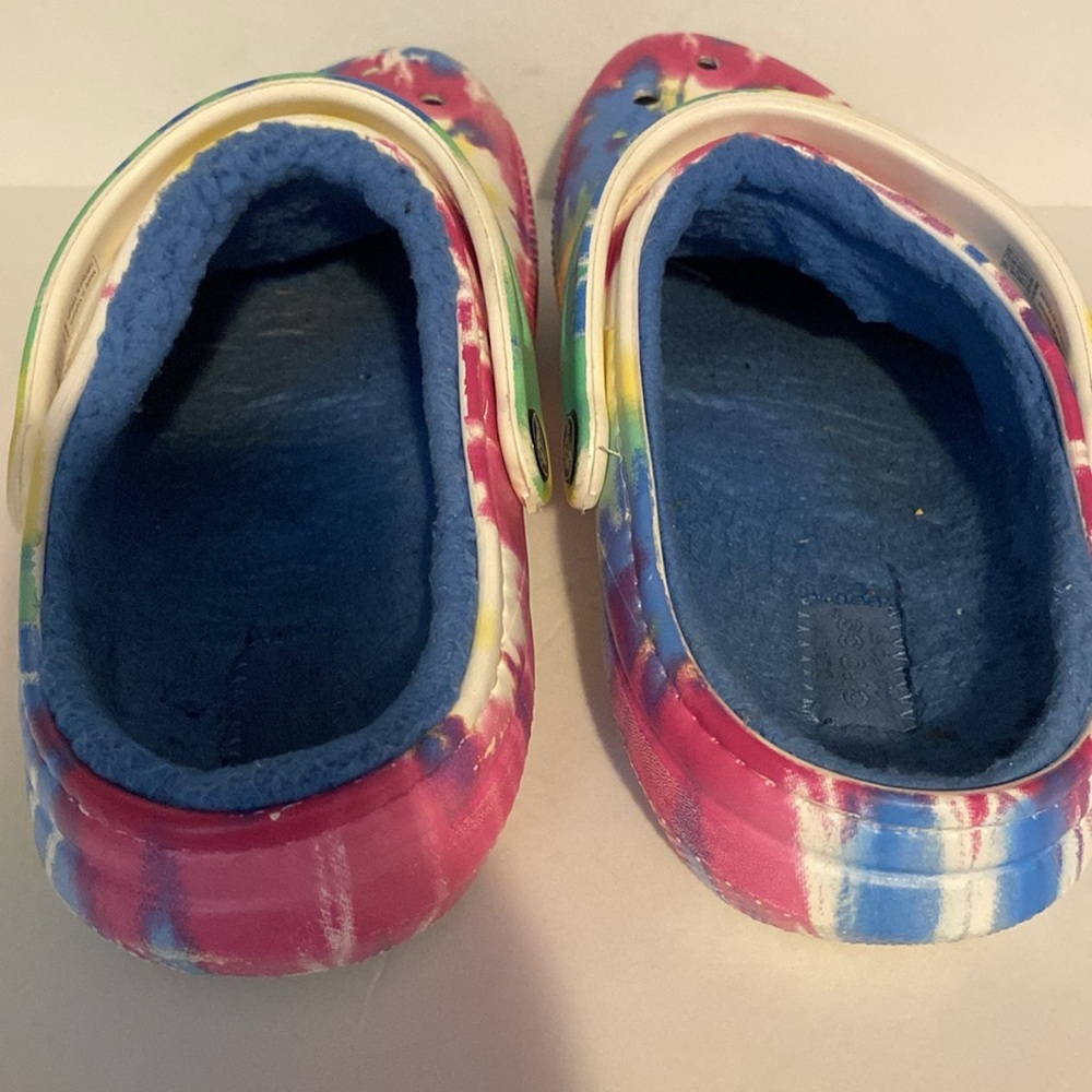 Crocs ClassicVacay Vibes Tie Dyed Lined Clogs - Picture 4 of 9